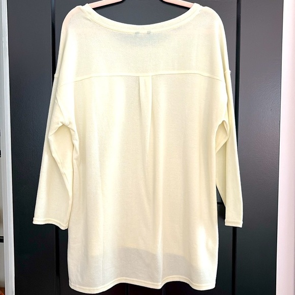 Calvin Klein Soft, Cream High/Low Top with Decorative Pocket, Studs. Size XL - Picture 6 of 12